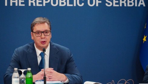 САСТАНАК ЗАКАЗАН ЗА 9 САТИ: Вучић сутра прима државног секретара Свете столице кардинала Пјетра Паролина САСТАНАК ЗАКАЗАН ЗА 9 САТИ: Вучић сутра прима државног секретара Свете столице кардинала Пјетра Паролина