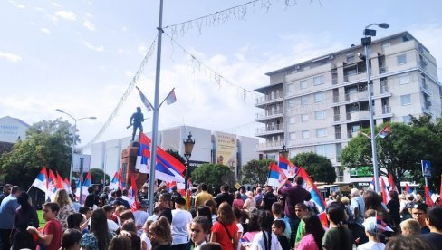 POVODOM SUTRAŠNJEG DANA ZASTAVE: U Paraćinu namenski program kod Spomenika pobedniku POVODOM SUTRAŠNJEG DANA ZASTAVE: U Paraćinu namenski program kod Spomenika pobedniku