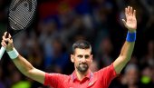 LUDE SCENE NA TENISKOM TERENU: Novak Đoković dobio masažu usred meča (FOTO) LUDE SCENE NA TENISKOM TERENU: Novak Đoković dobio masažu usred meča (FOTO)