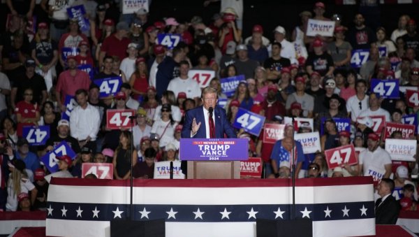 СТИЖЕ ПОТВРДА ОД ФБИ: Покушан атентат на Доналда Трампа СТИЖЕ ПОТВРДА ОД ФБИ: Покушан атентат на Доналда Трампа