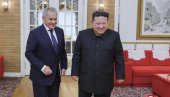 СВЕ БЛИЖИ ОДНОСИ РУСИЈЕ И СЕВЕРНЕ КОРЕЈЕ: Састали се Ким Џонг Ун и Шојгу СВЕ БЛИЖИ ОДНОСИ РУСИЈЕ И СЕВЕРНЕ КОРЕЈЕ: Састали се Ким Џонг Ун и Шојгу