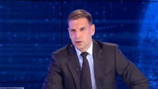 ПИПЕР РАЗВАЛИО МИЛОША ЈОВАНОВИЋА: Од српског националисте постао тапшач Недима Сејдимовића (ФОТО) ПИПЕР РАЗВАЛИО МИЛОША ЈОВАНОВИЋА: Од српског националисте постао тапшач Недима Сејдимовића (ФОТО)