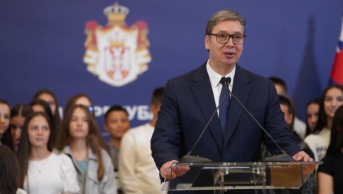 JEDINSTVO NAJVEĆA SNAGA NAŠEG NARODA Vučićeva poruka na Dan srpskog jedinstva, slobode i nacionalne zastave JEDINSTVO NAJVEĆA SNAGA NAŠEG NARODA Vučićeva poruka na Dan srpskog jedinstva, slobode i nacionalne zastave