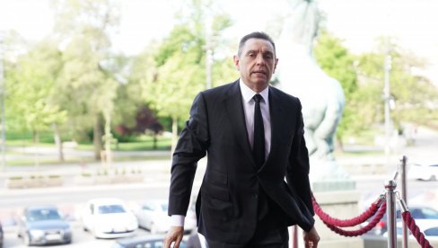 NE TREBA DA UĐEMO U EU, AKO JE CENA PRIZNAVANJE KOSOVA I SUKOB SA RUSIJOM: Aleksandar Vulin, potpredsednik Vlade za Novosti