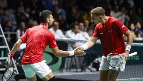 BEZ LAŽNE SKROMNOSTI Novak Đoković oduševljen Međedovićem, a on imao poruku za publiku BEZ LAŽNE SKROMNOSTI Novak Đoković oduševljen Međedovićem, a on imao poruku za publiku