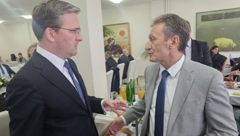 ZAVRŠNA SVEČANOST 91. VUKOVOG SABORA: Ministar Selaković u Loznici ZAVRŠNA SVEČANOST 91. VUKOVOG SABORA: Ministar Selaković u Loznici