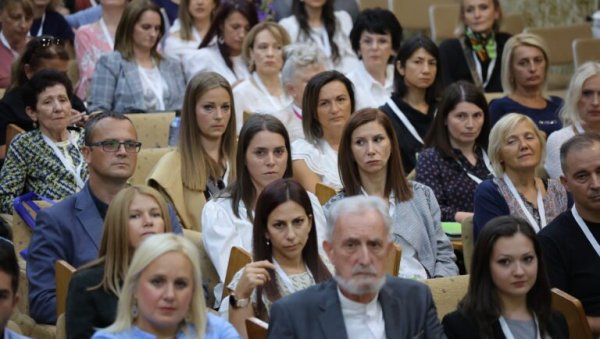 СКУП СРПСКИХ БИБЛИОТЕКАРА: Тајне света су у књигама СКУП СРПСКИХ БИБЛИОТЕКАРА: Тајне света су у књигама