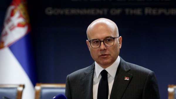 ЗА ЦЕНУ ТЕЛЕФОНА ИМАЋЕТЕ УЧЕШЋЕ ЗА СТАН Премијер Вучевић о јединственој прилици младих за куповину стана ЗА ЦЕНУ ТЕЛЕФОНА ИМАЋЕТЕ УЧЕШЋЕ ЗА СТАН Премијер Вучевић о јединственој прилици младих за куповину стана