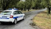 NALETEO AUTOM NA ŽENU (70) I UBIO JE: Saobraćajna nesreća u Srpskoj Crnji NALETEO AUTOM NA ŽENU (70) I UBIO JE: Saobraćajna nesreća u Srpskoj Crnji
