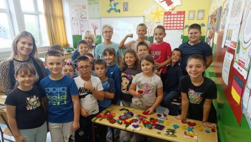 NA MLADIMA TRADICIJA OSTAJE: Ministarstvo kulture finansira radionice u paraćinskim školama NA MLADIMA TRADICIJA OSTAJE: Ministarstvo kulture finansira radionice u paraćinskim školama
