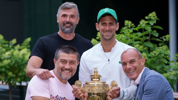 ЂОКОВИЋ ЗБОГ ЊЕГА БИО НА СТУБУ СРАМА! Јаник Синер је очајан, узео човека који је могао Новаку да уништи каријеру ЂОКОВИЋ ЗБОГ ЊЕГА БИО НА СТУБУ СРАМА! Јаник Синер је очајан, узео човека који је могао Новаку да уништи каријеру