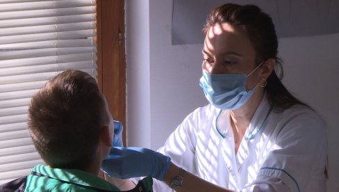 PREVENTIVNI STOMATOLOŠKI PREGLEDI U CRVENOM KRSTU: za korisnike narodne kuhinje PREVENTIVNI STOMATOLOŠKI PREGLEDI U CRVENOM KRSTU: za korisnike narodne kuhinje