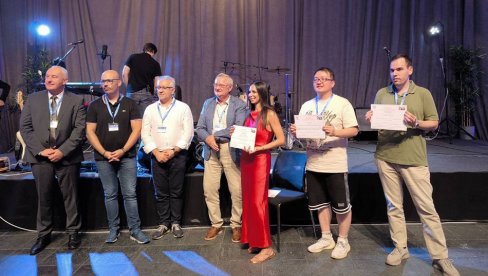 SREBRO ZA ISTRAŽIVAČA MAŠINSKOG FAKULTETA U BEOGRADU ALEKSU MILOVANOVIĆA: Evropska konferencija o lomu „ECF24” u Zagrebu SREBRO ZA ISTRAŽIVAČA MAŠINSKOG FAKULTETA U BEOGRADU ALEKSU MILOVANOVIĆA: Evropska konferencija o lomu „ECF24” u Zagrebu