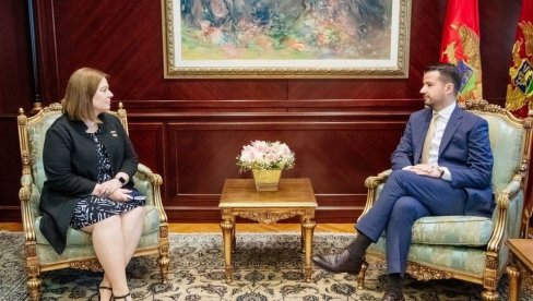 ИМУНИТЕТ САД КОЧИ ПУТ У ЕУ: Црна Гора у преговорима с Бриселом успорава споразум о неизручивању Американаца Хагу ИМУНИТЕТ САД КОЧИ ПУТ У ЕУ: Црна Гора у преговорима с Бриселом успорава споразум о неизручивању Американаца Хагу