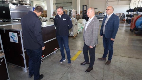 НОВИ САД ЈЕ У ЗОНИ РЕДОВНЕ ОДБРАНЕ ОД ПОПЛАВА: Нема опасности од изливања Дунава, екипе на терену и предузимају мере НОВИ САД ЈЕ У ЗОНИ РЕДОВНЕ ОДБРАНЕ ОД ПОПЛАВА: Нема опасности од изливања Дунава, екипе на терену и предузимају мере