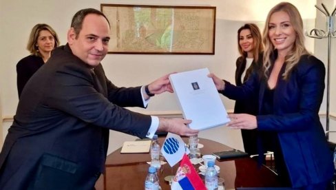 PREDAT DOSIJE ZA EKSPO U PARIZU: Ambasadorka Ana Hrustanović završila proceduru oko domaćinstva Beograda u Međunarodnom birou za izložbe PREDAT DOSIJE ZA EKSPO U PARIZU: Ambasadorka Ana Hrustanović završila proceduru oko domaćinstva Beograda u Međunarodnom birou za izložbe