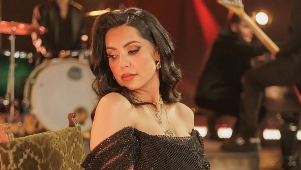 ЗАПИТАЛА САМ СЕ ЗАШТО ЉУДИ СЛУШАЈУ МОЈЕ ПЕСМЕ: Тања Савић доживела шок на почетку каријере ЗАПИТАЛА САМ СЕ ЗАШТО ЉУДИ СЛУШАЈУ МОЈЕ ПЕСМЕ: Тања Савић доживела шок на почетку каријере