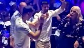 ЂОКОВИЋ ДИГАО СОФИЈУ НА НОГЕ! Србин направио шоу о коме бруји Балкан (ВИДЕО) ЂОКОВИЋ ДИГАО СОФИЈУ НА НОГЕ! Србин направио шоу о коме бруји Балкан (ВИДЕО)