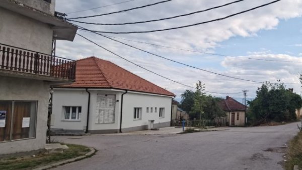 СИНА И МАЈКУ ТУКЛИ ЗБОГ ПАРА И ДУКАТА: Полиција расветлила разбојништво у селу Велики Крчимир код Гаџиног Хана СИНА И МАЈКУ ТУКЛИ ЗБОГ ПАРА И ДУКАТА: Полиција расветлила разбојништво у селу Велики Крчимир код Гаџиног Хана