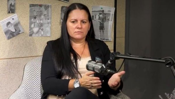 ИГРАЛИ СУ КОЛО ДОК ЈЕ ДУШАН ЛЕЖАО У ЛОКВИ КРВИ: Потресна исповест мајке настрадалог младића из Сремске Митровице (ВИДЕО) ИГРАЛИ СУ КОЛО ДОК ЈЕ ДУШАН ЛЕЖАО У ЛОКВИ КРВИ: Потресна исповест мајке настрадалог младића из Сремске Митровице (ВИДЕО)