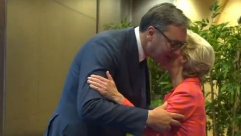 OGLASILA SE FON DER LAJEN: Objavila sliku sa Vučićem - srdačan pozdrav OGLASILA SE FON DER LAJEN: Objavila sliku sa Vučićem - srdačan pozdrav