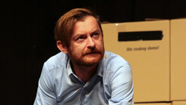БОСАНСКИ ГЛУМАЦ БИЋЕ УПИСАН РЕГИСТАР ПЕДОФИЛА: Нови скандал тресе регион БОСАНСКИ ГЛУМАЦ БИЋЕ УПИСАН РЕГИСТАР ПЕДОФИЛА: Нови скандал тресе регион