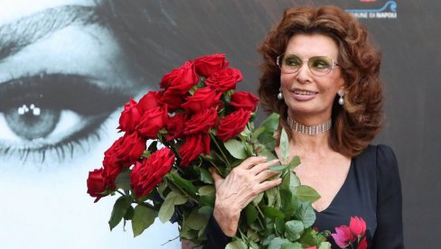 MISTERIOZAN ODNOS SA TITOM: Holivudska diva i italijanska glumica Sofija Loren danas puni 90 godina (FOTO) MISTERIOZAN ODNOS SA TITOM: Holivudska diva i italijanska glumica Sofija Loren danas puni 90 godina (FOTO)