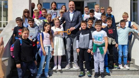 ФЕСТИВАЛ СМЕХА И РАДОСТИ: У Лазаревцу одржана традиоцинална дечја манифестација ФЕСТИВАЛ СМЕХА И РАДОСТИ: У Лазаревцу одржана традиоцинална дечја манифестација