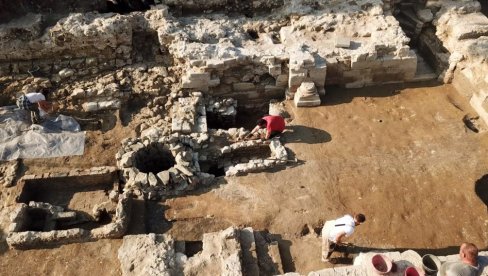 NEVEROVATNO ARHEOLOŠKO OTKRIĆE U PAKRACU: Arheolozi pronašli sarkofag sa vampirom NEVEROVATNO ARHEOLOŠKO OTKRIĆE U PAKRACU: Arheolozi pronašli sarkofag sa vampirom