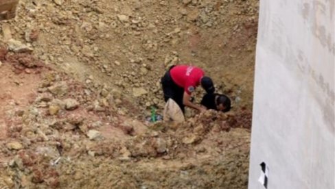 GRANATA UKLONJENA IZ CENTRA BEOGRADA: Izmešta se ka Deliblatskoj peščari gde će biti uništena GRANATA UKLONJENA IZ CENTRA BEOGRADA: Izmešta se ka Deliblatskoj peščari gde će biti uništena