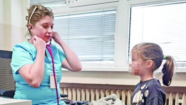 РОДИТЕЉИ, НЕ БРИНИТЕ: Савет педијатра - Деца се прехладе и до 12 пута годишње РОДИТЕЉИ, НЕ БРИНИТЕ: Савет педијатра - Деца се прехладе и до 12 пута годишње