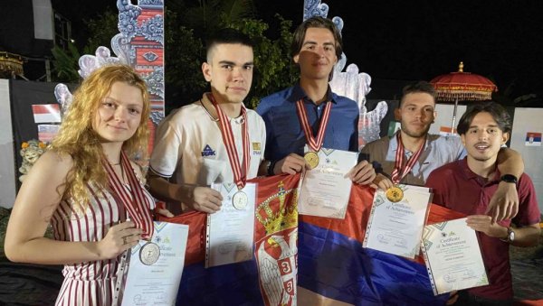 ОСВОЈИЛИ МЕДАЉЕ, ПА РАЗВИЛИ СРПСКУ ТРОБОЈКУ НА БАЛИЈУ: Гости Вечерњих новости ђаци који су се прославили на такмичењу у Индонезији ОСВОЈИЛИ МЕДАЉЕ, ПА РАЗВИЛИ СРПСКУ ТРОБОЈКУ НА БАЛИЈУ: Гости Вечерњих новости ђаци који су се прославили на такмичењу у Индонезији