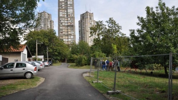АСФАЛТ ПОСЛЕ ПОЛА ВЕКА: Решени комунални проблеми житеља Горењске и околних улица АСФАЛТ ПОСЛЕ ПОЛА ВЕКА: Решени комунални проблеми житеља Горењске и околних улица