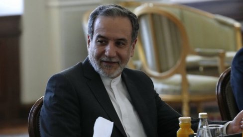 IRAN SPREMAN DA ZAPOČNE PONOVNE PREGOVORE O NUKLEARNOM NAORUŽANJU: Arakči ostaje u NJujorku zbog sastanaka sa zvaničnicima IRAN SPREMAN DA ZAPOČNE PONOVNE PREGOVORE O NUKLEARNOM NAORUŽANJU: Arakči ostaje u NJujorku zbog sastanaka sa zvaničnicima