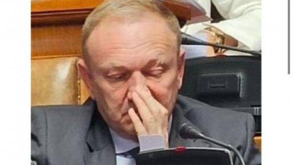 ЂИЛАС РУДАРИ У СКУПШТИНИ ДОК ТРАЖИ ЗАБРАНУ ИСТОГ: Миленко Јованов понизио Драгана Ђиласа за сва времена! (ФОТО) ЂИЛАС РУДАРИ У СКУПШТИНИ ДОК ТРАЖИ ЗАБРАНУ ИСТОГ: Миленко Јованов понизио Драгана Ђиласа за сва времена! (ФОТО)
