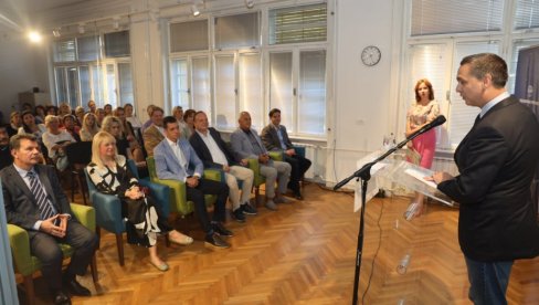 SRPSKA ATINA JE GRAD KNJIGE: Obeležen Dan Gradske biblioteke u Novom Sadu SRPSKA ATINA JE GRAD KNJIGE: Obeležen Dan Gradske biblioteke u Novom Sadu