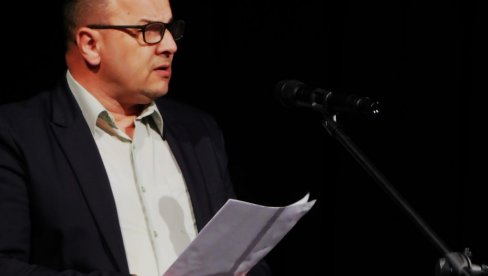 KOMEMORATIVNE SVEČANOSTI NA PARTIZANSKOM GROBLJU I U VUKOVOM DOMU KULTURE Loznica ne zaboravlja oslobodioce KOMEMORATIVNE SVEČANOSTI NA PARTIZANSKOM GROBLJU I U VUKOVOM DOMU KULTURE Loznica ne zaboravlja oslobodioce