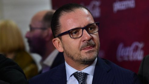 БРАК СА ЕЛЕНОМ ЈЕ БИО ГРЕШКА Ко је друга жена Пеђе Мијатовића? Права лепотица, а говори чак пет језика (ФОТО) БРАК СА ЕЛЕНОМ ЈЕ БИО ГРЕШКА Ко је друга жена Пеђе Мијатовића? Права лепотица, а говори чак пет језика (ФОТО)