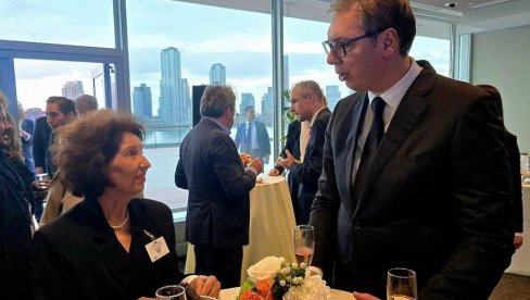 MEĐUSOBNA PODRŠKA I SARADNJA: Vučić na prijemu u GS UN sa predsednicom Severne Makedonije MEĐUSOBNA PODRŠKA I SARADNJA: Vučić na prijemu u GS UN sa predsednicom Severne Makedonije