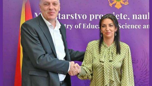 POVEĆANJE VIŠE OD 100 EVRA: Sindikat i Ministarstvo prosvete potpisali izmene GKU POVEĆANJE VIŠE OD 100 EVRA: Sindikat i Ministarstvo prosvete potpisali izmene GKU