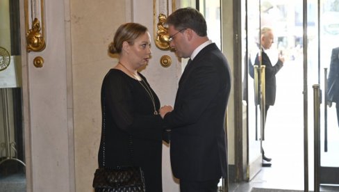 ODLAZI NA BOLJE I VEČNIJE MESTO: Ministar Selaković oprostio se na komemoraciji od Radmile Živković (VIDEO) ODLAZI NA BOLJE I VEČNIJE MESTO: Ministar Selaković oprostio se na komemoraciji od Radmile Živković (VIDEO)