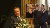 DAČIĆ OTKRIO DA SU RADMILA I ON PORODIČNO VEZANI Na ivici suza: Ja sam njihov zet DAČIĆ OTKRIO DA SU RADMILA I ON PORODIČNO VEZANI Na ivici suza: Ja sam njihov zet