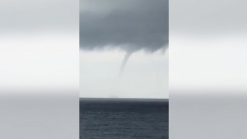 PALO NEVEROVATNIH 100 LITARA KIŠE: Jako nevreme pogodilo Hrvatsku, uočena i pijavica (VIDEO) PALO NEVEROVATNIH 100 LITARA KIŠE: Jako nevreme pogodilo Hrvatsku, uočena i pijavica (VIDEO)