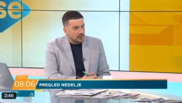 ВОДИТЕЉ НОВЕ С ХТЕО ДА ОПТУЖИ ВУЧИЋА ДА ЈЕ НАРЕДИО ДА СРБИ НА КиМ ИЗАЂУ ИЗ ПОЛИЦИЈЕ Срби поручују: То је лаж (ВИДЕО) ВОДИТЕЉ НОВЕ С ХТЕО ДА ОПТУЖИ ВУЧИЋА ДА ЈЕ НАРЕДИО ДА СРБИ НА КиМ ИЗАЂУ ИЗ ПОЛИЦИЈЕ Срби поручују: То је лаж (ВИДЕО)