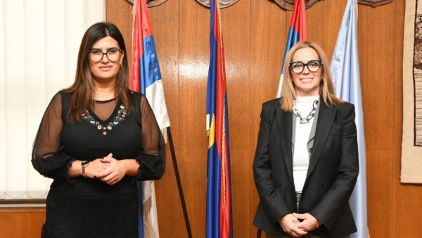 ГРАД НОВИ САД ЈАЧА ВЕЗЕ СА ТИВТОМ И БУДВОМ: Председница Скупштине града примила генералну конзулку Црне Горе ГРАД НОВИ САД ЈАЧА ВЕЗЕ СА ТИВТОМ И БУДВОМ: Председница Скупштине града примила генералну конзулку Црне Горе