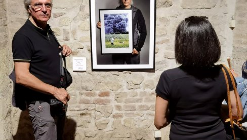 РАДОВИ ЗОРАНА РАШЕВИЋА РАША У КОНАКУ КНЕГИЊЕ ЉУБИЦЕ: Фотографије које се памте РАДОВИ ЗОРАНА РАШЕВИЋА РАША У КОНАКУ КНЕГИЊЕ ЉУБИЦЕ: Фотографије које се памте