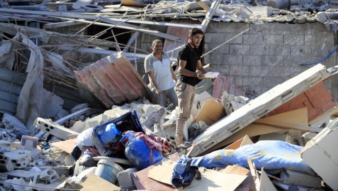 IZRAEL POJAČAVA NAPADE NA LIBAN: Zaoštrava se situacija na Bliskom istoku, IDF ponovo ciljale Bejrut, ubijen lider Hezbolaha IZRAEL POJAČAVA NAPADE NA LIBAN: Zaoštrava se situacija na Bliskom istoku, IDF ponovo ciljale Bejrut, ubijen lider Hezbolaha