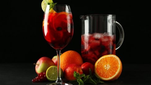 LAŽNA SANGRIJA: Najbolji recept za osvežavajuće piće, koje možete napraviti kod kuće LAŽNA SANGRIJA: Najbolji recept za osvežavajuće piće, koje možete napraviti kod kuće