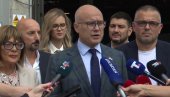 ВУЧЕВИЋ У СРЕМСКОЈ МИТРОВИЦИ: Град има јасну визију шта даље да ради (ВИДЕО) ВУЧЕВИЋ У СРЕМСКОЈ МИТРОВИЦИ: Град има јасну визију шта даље да ради (ВИДЕО)