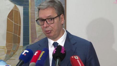 VUČIĆ SE OBRATIO IZ NJUJORKA: Doći ćemo do svakoga na svetu, Srbija postaje vidljiva na svetskoj mapi! UN se pretvorile u navijački tabor VUČIĆ SE OBRATIO IZ NJUJORKA: Doći ćemo do svakoga na svetu, Srbija postaje vidljiva na svetskoj mapi! UN se pretvorile u navijački tabor
